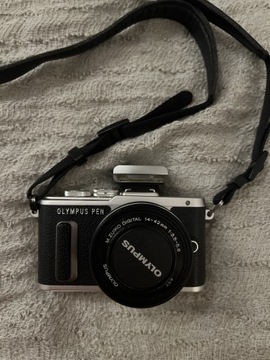 OLYMPUS PEN E-PL8