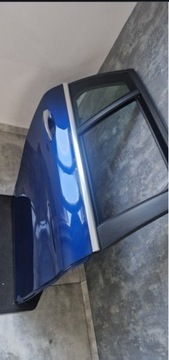 Drzwi tylne Prawe Mercedes c klasa w205 kolor 896