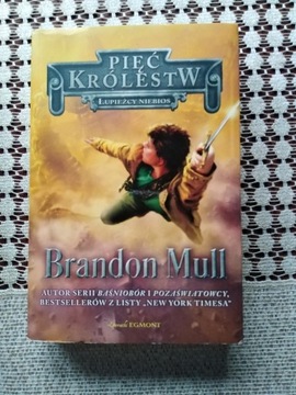 BRANDON MULL PIĘĆ KRÓLESTW 1 ŁUPIEŻCY NIEBIOS