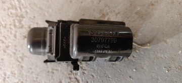 Volvo V40 osłona kabla rozrusznika 30797799