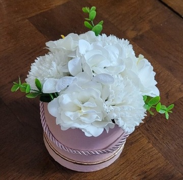 Flowerbox z kwiatami mydlanymi 