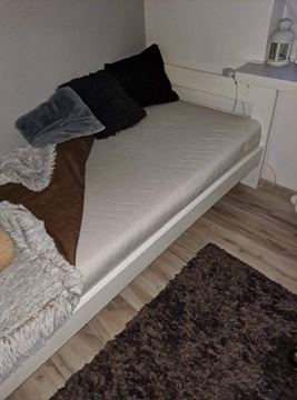 Łóżko drewniane białe 