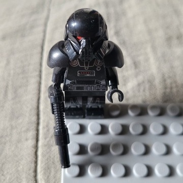 Minifigurka LEGO Star Wars Mroczny Szturmowiec