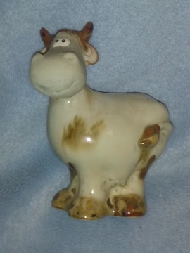 Ceramiczna zabawna figurka krowa