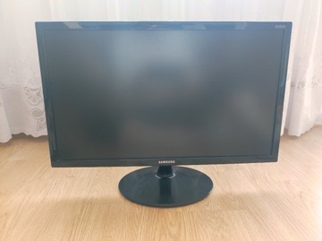 Monitor Samsung S24D330 24 " 1920 x 1080 sprawny