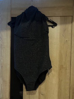Czarny strój kąpielowy jednoczęściowy z brokatem 