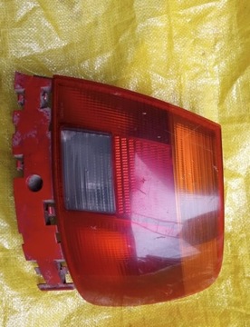 Lampa  prawa  tył Audi A4 B5 przedlift sedan