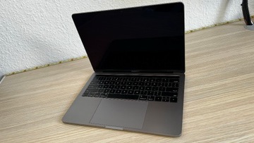 Macbook Pro A1989 2019rok Touchbar I7 16GB