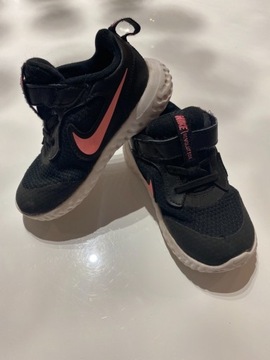 Nike Revolution 5