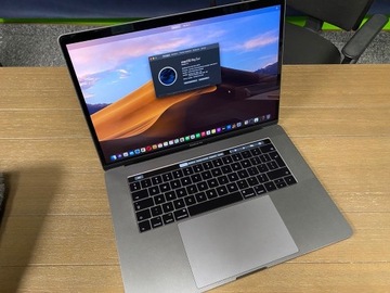 Piękny Macbook Pro i7 15"
