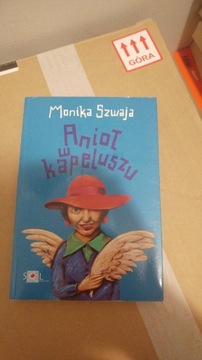 Anioł w kapeluszu