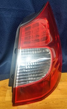 Lampa TYLNA PRAWA RENAULT SCENIC II FL 8200474327