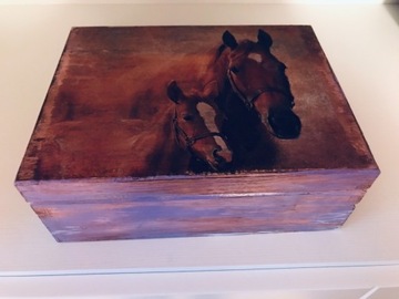 Piękne drewniane pudełko