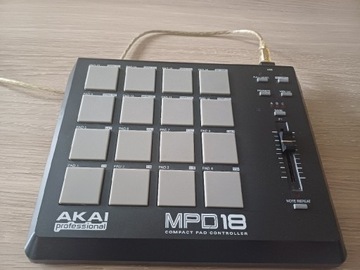 Akai MPD18 kontroler midi