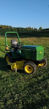 John Deere 855 traktorek sadowniczy kosiarka 