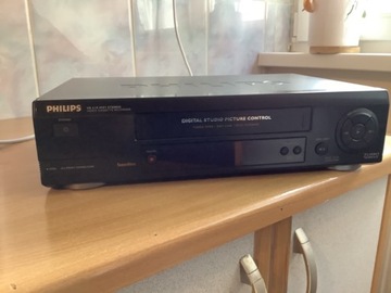 Magnetowid philips sprawny VR 610 