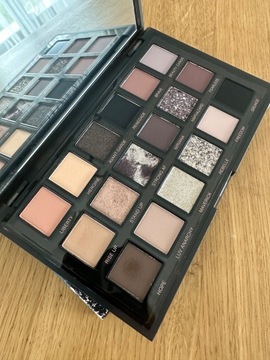 Paleta cieni Huda Beauty pretty grunge 