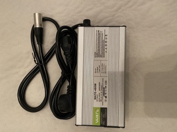 Szybka Ładowarka Li-ON 60v 6A 3P XLR Charger