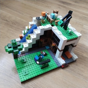 Lego Minecraft baza pod wodospadem 21134