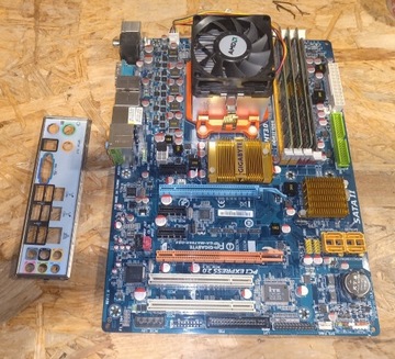 Gigabyte GA-MA790X-DS4 + CPU AMD Athlon 64 x 2 