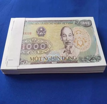 Wietnam Paczka bankowa 1000 dong UNC 
