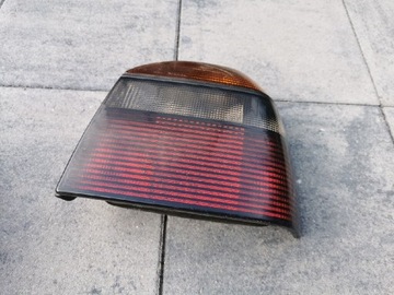 Lampa tył prawa VW Golf III hella ciemna 