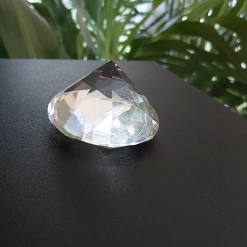 Kryształowe szkło-kształt  szlifowanego diamentu