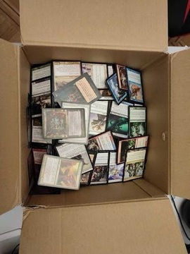 Pudło z kartami deckmasters magic the gathering