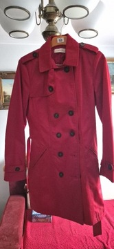 Czerwony płaszcz Camaieu