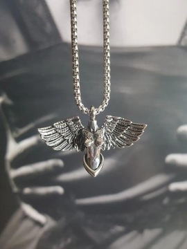 Srebrny naszyjnik ciało kobieta anioł skrzydła