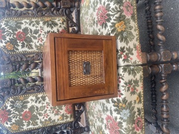 Stara skrzynka ,pudełko z XIX wieku