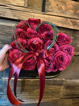 Flowerbox - sztuczne czerwone róże