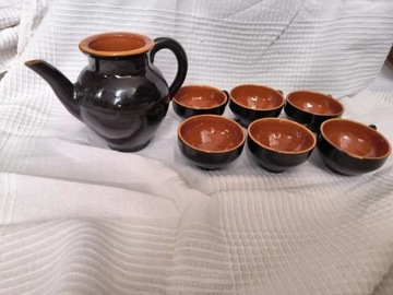 Gliniane ceramiczne filiżanki i dzbanek vintage 