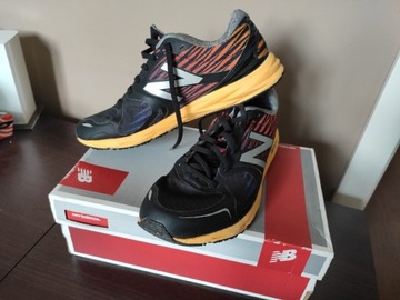 Buty do biegania New Balance RC 1400 v4