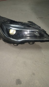 Lampa prawa astra 2015-2022