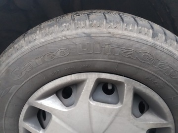 Opony Zimowe GoodYear cargo ultra grip 215/65R15C 