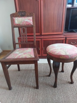 Krzesło i pufa. Dwa stare meble po renowacji.