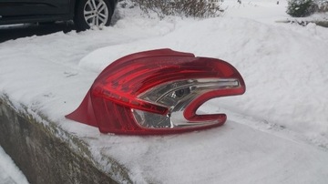 Lampa Prawy Tył Peugeot 208 