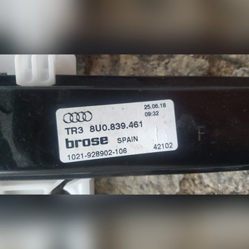 Audi Q3 podnosnik TR3 8U0839461