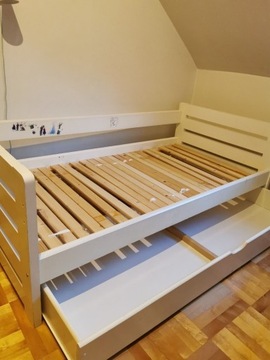 Łóżko drewnuane
