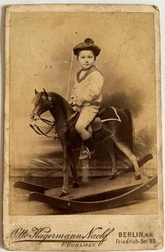 Stara fotografia dziecko chłopiec- karton