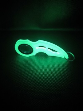 Keyrambit keyspinner świecący w ciemności UV 