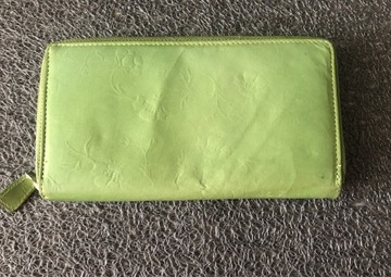 Zielony skórzany portfel 