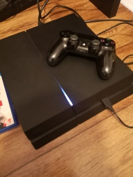 Ps4 500gb stan dobry plus gra Mafia 3.