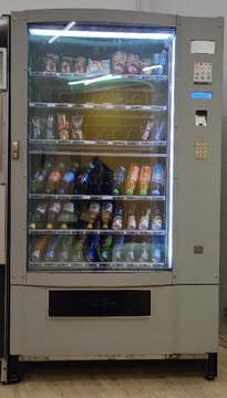 Automat vendingowy bianchi bvm puszki z boku 