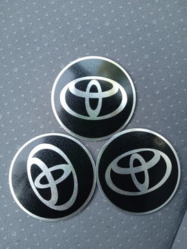 3x LOGO NAKLEJKI NALEPKI ZNACZEK 67mm TOYOTA 