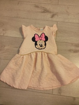 Sukienka w serduszka, z Minnie Mouse 