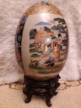 14a. Chinskie porcelanowe jajko a,la Faberge.  