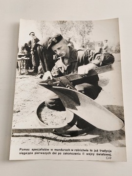 Zdjęcie Żołnierze w Rolnictwie 40 Lat PRL