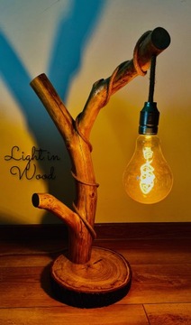 Lampka z drewna ręcznie robiona